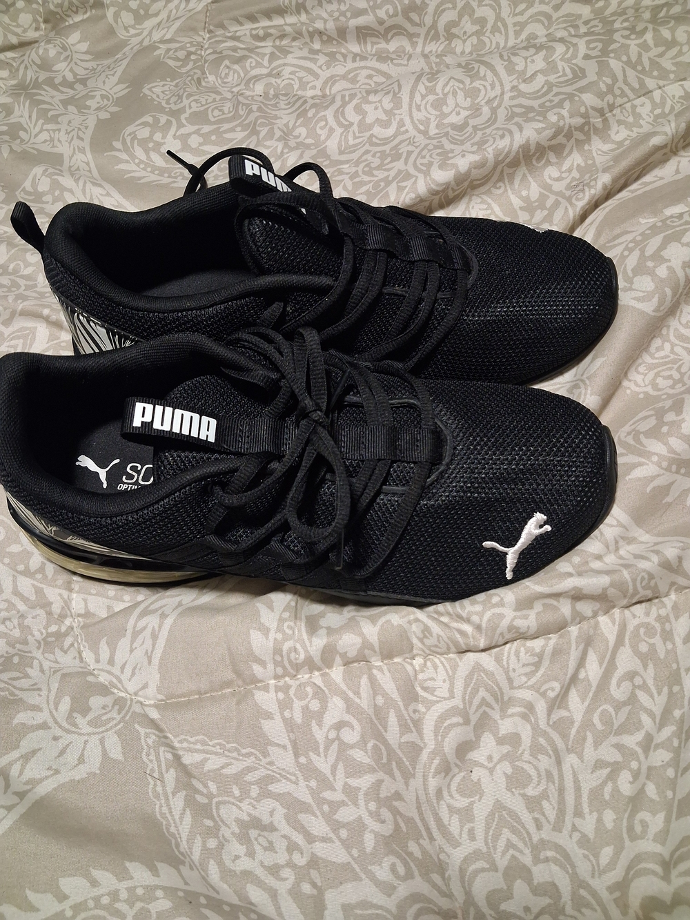 Puma Women’s Black Athletic Soft Foam Mesh Sneakers with White Logo Size 10
